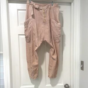 Free people blush color baggie pants.